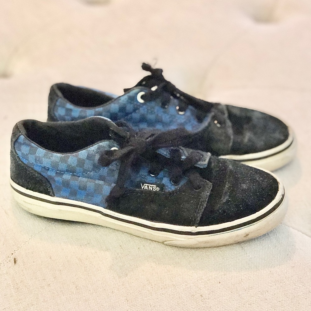 Vans lace up
